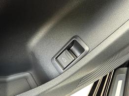 Audi A5 Avant Basis *SOFORT* AHK+KAMERA+EL. HECKKL.+NAVI+SHZ+17 LM 