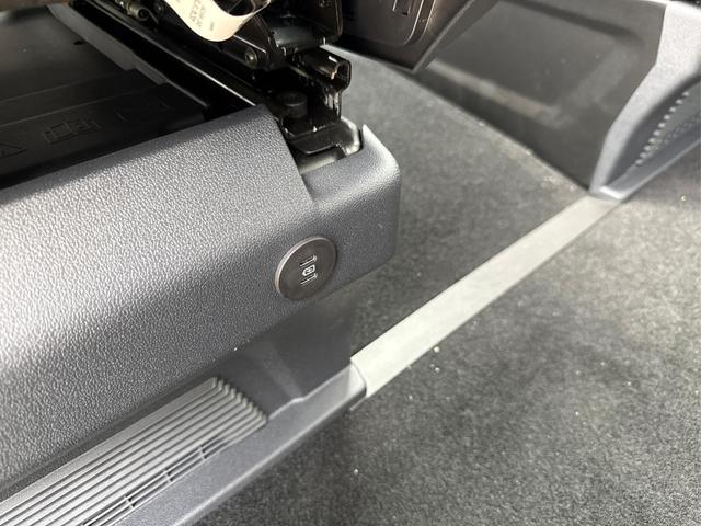 Volkswagen / T7 Caravelle / / / / KR AHK+MATRIX+NAVI+SOUND+ACC+SHZ+KAMERA+PDC