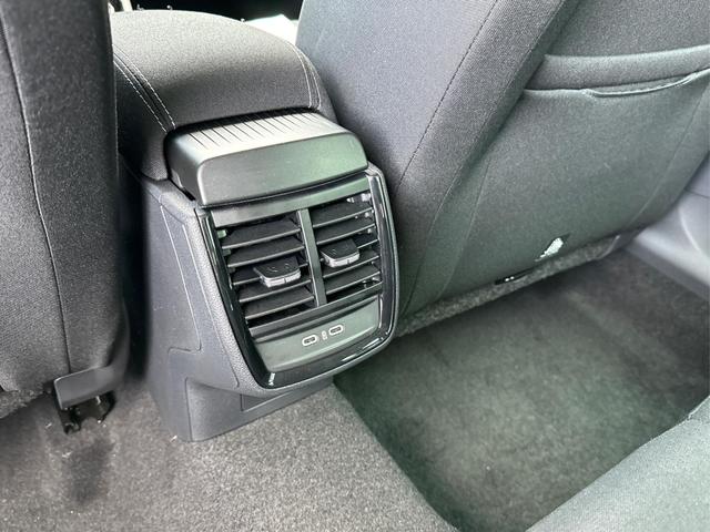 Skoda / Kamiq / Schwarz / / / ACC+EL.HECKKL.+SHZ+LED