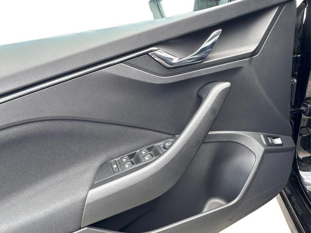 Skoda / Kamiq / Schwarz / / / ACC+EL.HECKKL.+SHZ+LED