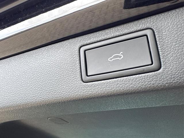 Skoda / Kamiq / Schwarz / / / ACC+EL.HECKKL.+SHZ+LED