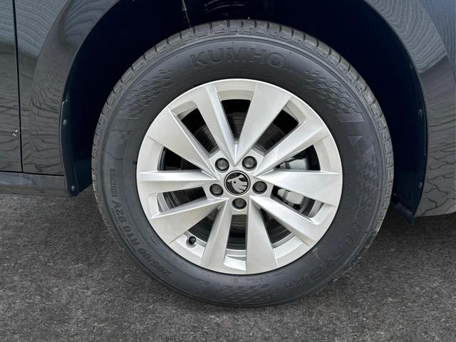 Skoda / Kamiq / Schwarz / / / ACC+EL.HECKKL.+SHZ+LED