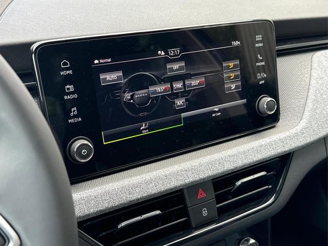 Skoda / Kamiq / Schwarz / / / ACC+EL.HECKKL.+SHZ+LED
