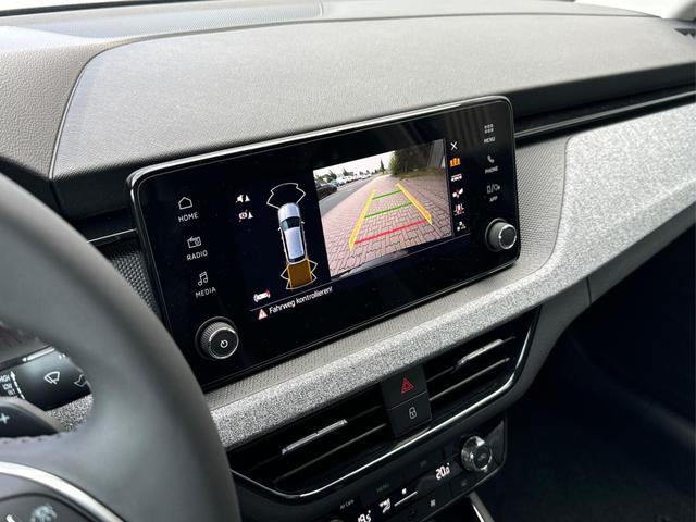 Skoda / Kamiq / Schwarz / / / ACC+EL.HECKKL.+SHZ+LED
