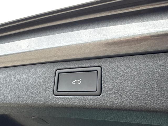 Skoda / Kamiq / Grau / / / ACC+EL.HECKKL.+SHZ+LED