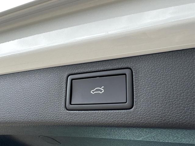 Skoda / Kamiq / Weiß / / / ACC+EL.HECKKL.+SHZ+LED