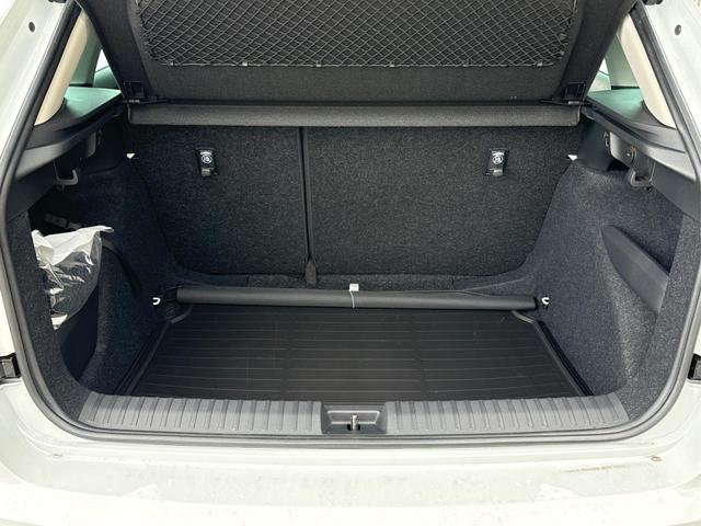 Skoda / Kamiq / Weiß / / / ACC+EL.HECKKL.+SHZ+LED