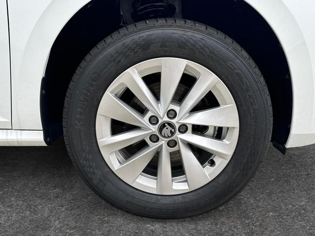 Skoda / Kamiq / Weiß / / / ACC+EL.HECKKL.+SHZ+LED