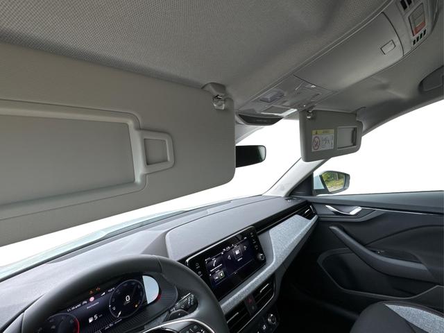 Skoda / Kamiq / Weiß / / / ACC+EL.HECKKL.+SHZ+LED