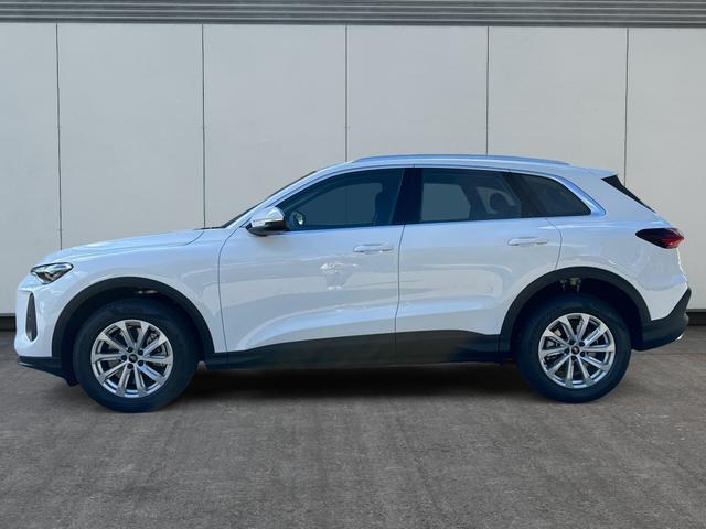 Audi / Q5 / Weiß / / / QUATTRO AHK+NAVI+LED+SHZ+PDC
