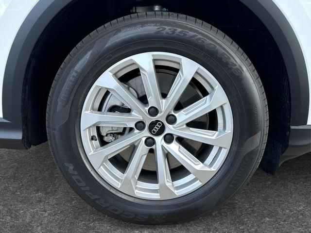 Audi / Q5 / Weiß / / / QUATTRO AHK+NAVI+LED+SHZ+PDC