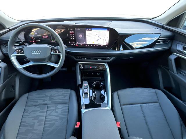 Audi / Q5 / Weiß / / / QUATTRO AHK+NAVI+LED+SHZ+PDC