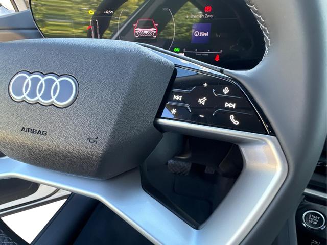 Audi / Q5 / Weiß / / / QUATTRO AHK+NAVI+LED+SHZ+PDC