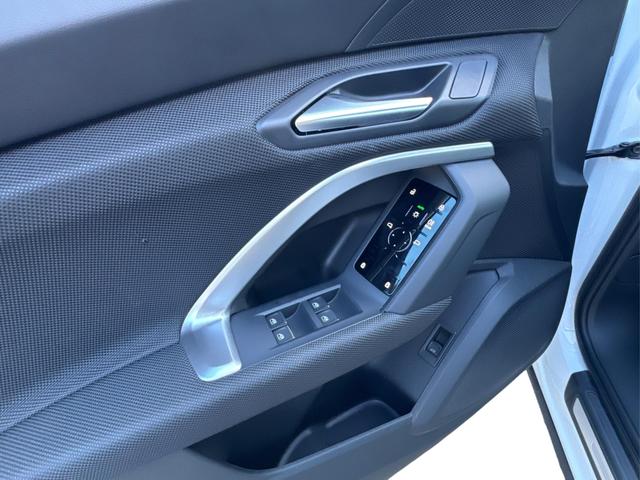 Audi / Q5 / Weiß / / / QUATTRO AHK+NAVI+LED+SHZ+PDC