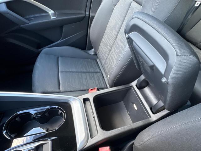 Audi / Q5 / Weiß / / / QUATTRO AHK+NAVI+LED+SHZ+PDC