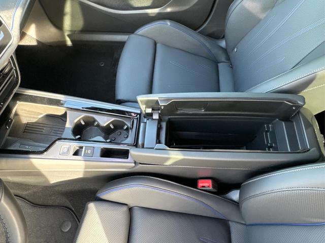 Volkswagen / Passat Variant / Weiß / / / 4WD+SIGNATURE+LEDER+PANO+AHK+DCC+MATRIX