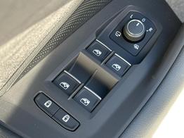 Volkswagen Passat Variant R-Line UVP: 77.210,- LEDER+PANO+AHK+19"ALU+H&K+DCC+MATRIX 