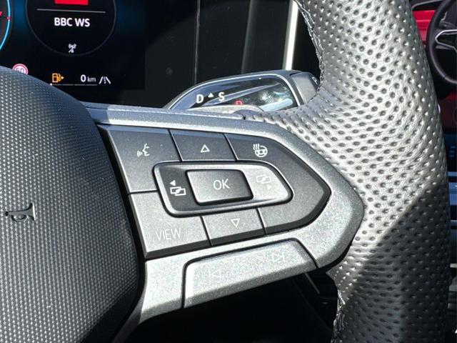 Volkswagen / Passat Variant / Weiß / / / 4WD+SIGNATURE+LEDER+PANO+AHK+DCC+MATRIX