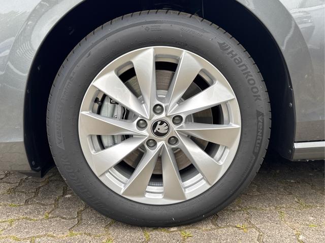 Skoda / Superb Combi / / / / 4WD+AHK+NAVI+KAM+EL.HECKKL.+KESSY