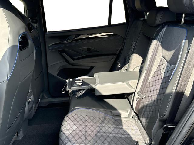 Volkswagen / Tayron / Schwarz / / / PANORMA+LED+AHK+EL. HECKKL.+PDC+20'' LM