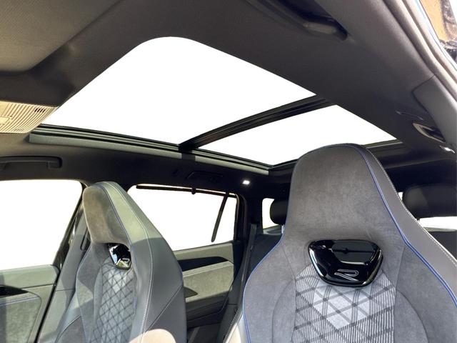 Volkswagen / Tayron / Schwarz / / / PANORMA+LED+AHK+EL. HECKKL.+PDC+20'' LM