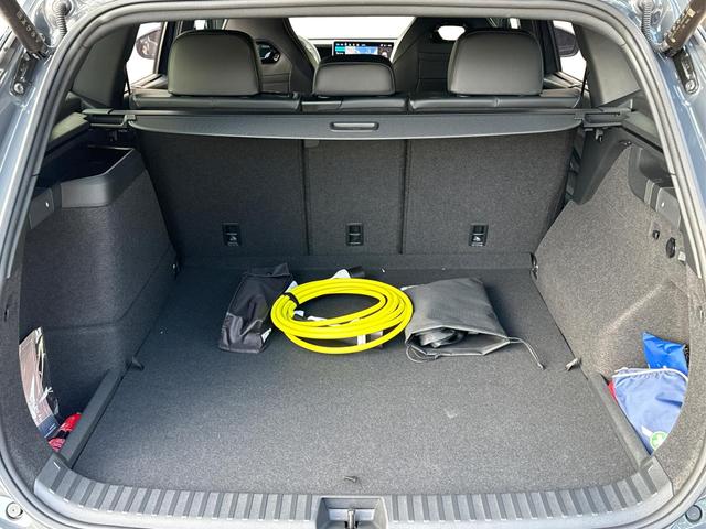 Volkswagen / Tayron / Grau / / / PANO+AHK+EL. HECKKL.+20'' LM+KAMERA+MASSAGE, Beispielbilder, ggf. teilweise mit Sonderausstattung
