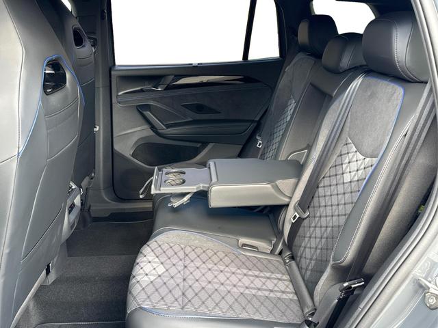 Volkswagen / Tayron / Grau / / / PANO+AHK+EL. HECKKL.+20'' LM+KAMERA+MASSAGE, Beispielbilder, ggf. teilweise mit Sonderausstattung