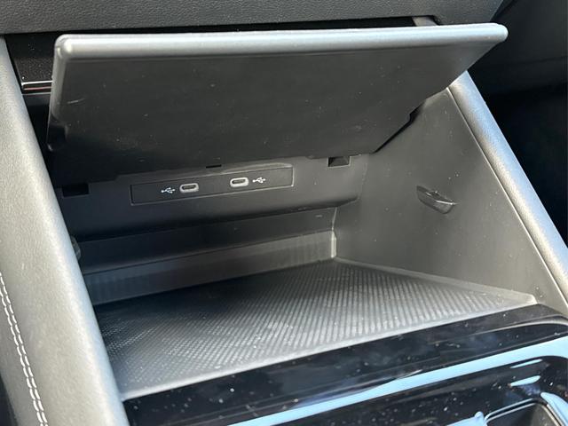 Volkswagen / Tayron / Grau / / / PANO+AHK+EL. HECKKL.+20'' LM+KAMERA+MASSAGE, Beispielbilder, ggf. teilweise mit Sonderausstattung