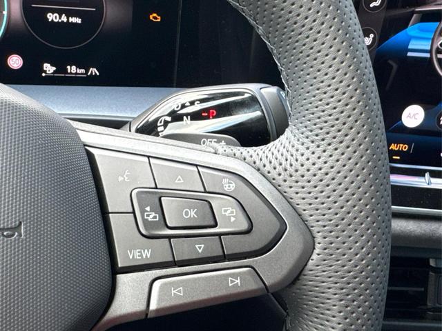 Volkswagen / Tayron / Grau / / / PANO+AHK+EL. HECKKL.+20'' LM+KAMERA+MASSAGE, Beispielbilder, ggf. teilweise mit Sonderausstattung
