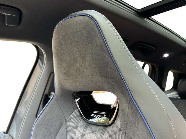 Volkswagen / Tayron / Grau / / / PANO+AHK+EL. HECKKL.+20'' LM+KAMERA+MASSAGE, Beispielbilder, ggf. teilweise mit Sonderausstattung