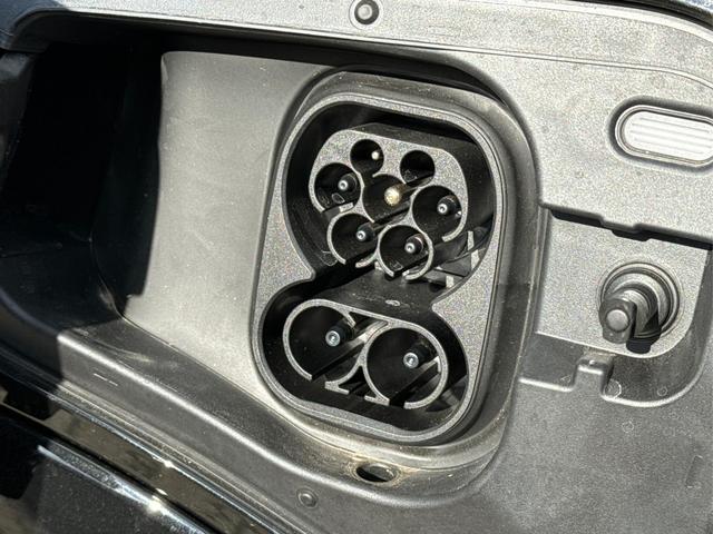 Volkswagen / Tayron / Schwarz / / / PANORMA+LED+AHK+EL. HECKKL.+PDC+20'' LM