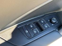 Volkswagen Tiguan R-Line Edition 4x4 AHK+MATRIX+15" NAVI+PANO+HuD+20" ALU+eHK 