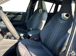 Volkswagen Tiguan R-Line Edition 4x4 AHK+MATRIX+15" NAVI+PANO+HuD+20" ALU+eHK 