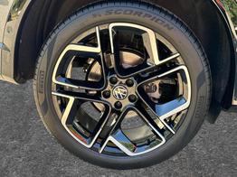 Volkswagen Tiguan R-Line Edition 4x4 AHK+MATRIX+15" NAVI+PANO+HuD+20" ALU+eHK 