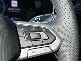 Volkswagen Tiguan R-Line Edition 4x4 AHK+MATRIX+15" NAVI+PANO+HuD+20" ALU+eHK 