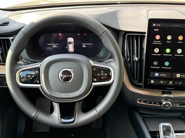 Volvo / XC60 / / / / T6 AWD AHK+KAMERA+EL.HECKKL.+PDC+LED+SHZ+19ALU