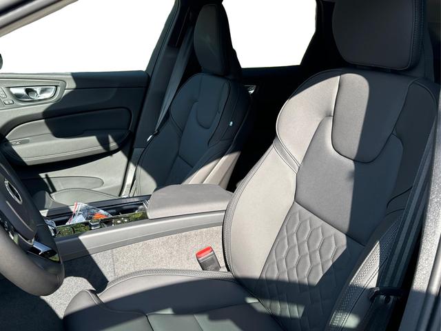 Volvo / XC60 / / / / T6 AWD AHK+KAMERA+EL.HECKKL.+PDC+LED+SHZ+19ALU