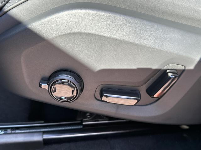 Volvo / XC60 / / / / T6 AWD AHK+KAMERA+EL.HECKKL.+PDC+LED+SHZ+19ALU