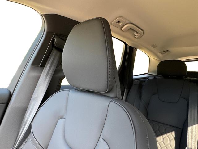 Volvo / XC60 / / / / T6 AWD AHK+KAMERA+EL.HECKKL.+PDC+LED+SHZ+19ALU