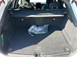 Volvo XC60 Plus Black Edition T6 AWD AHK+360°KAMERA+EL.HECKKL.+PDC+LED+SHZ+21"ALU 