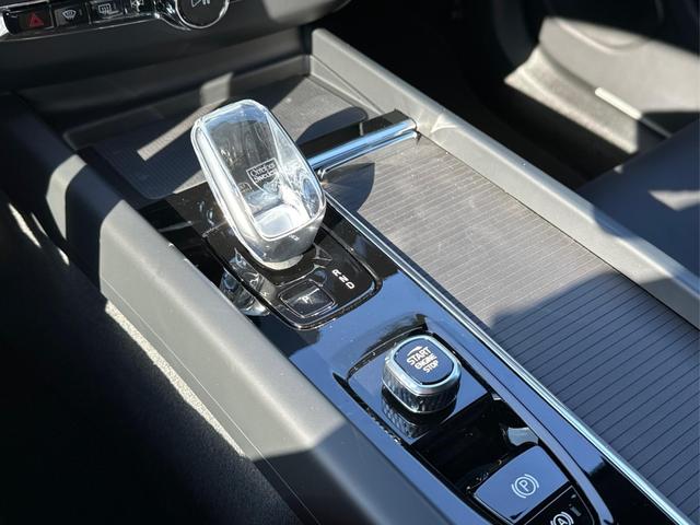 Volvo / XC60 / / / / T6 AWD AHK+360°KAMERA+EL.HECKKL.+PDC+LED+SHZ+21ALU