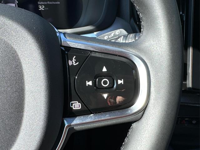 Volvo / XC60 / / / / T6 AWD AHK+360°KAMERA+EL.HECKKL.+PDC+LED+SHZ+21ALU