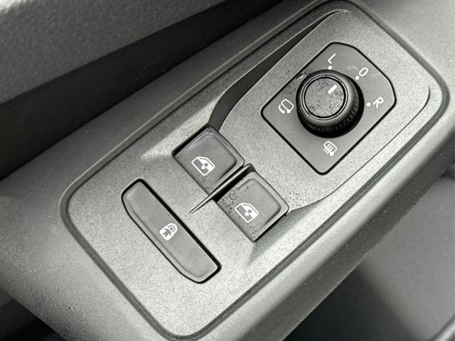 Volkswagen / Caddy / / / / AHK+LANE ASSIST+NAVI+CAM+SHZ+GJR+ACC