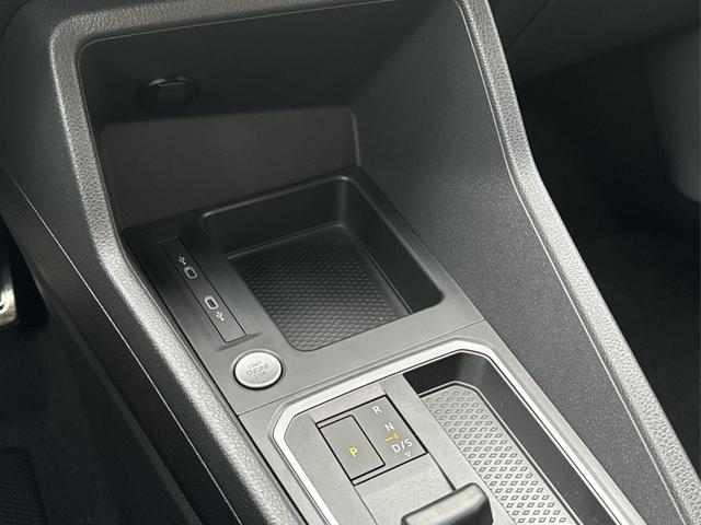 Volkswagen / Caddy / / / / AHK+LANE ASSIST+NAVI+CAM+SHZ+GJR+ACC