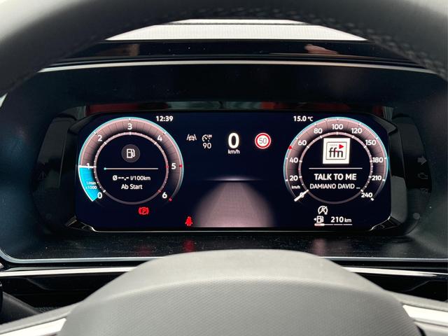 Volkswagen / Caddy / / / / 4x4+LANE ASSIST+NAVI+KAM+SHZ+KLIMA+AHK+ACC