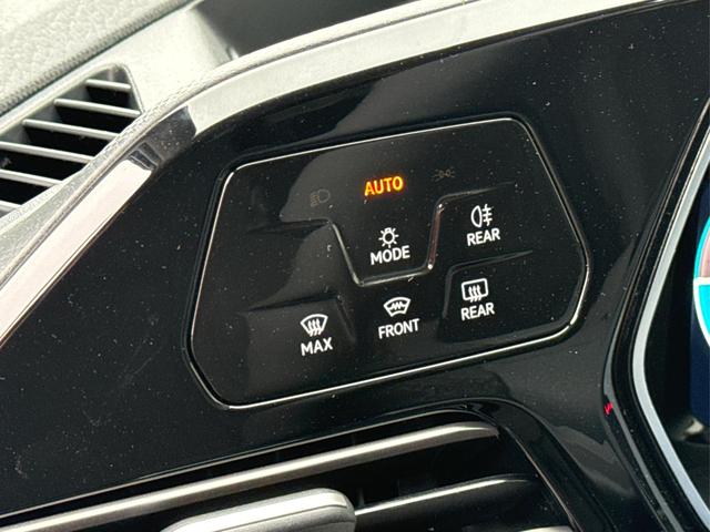 Volkswagen / Caddy / / / / 4x4+LANE ASSIST+NAVI+KAM+SHZ+KLIMA+AHK+ACC
