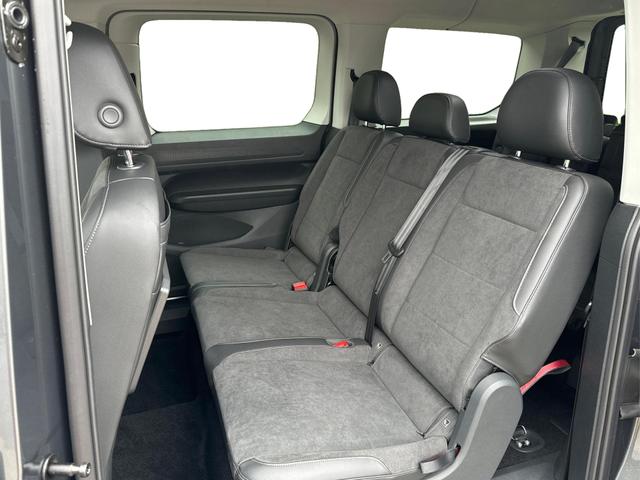 Volkswagen / Caddy Maxi / Grau / / / Caddy Maxi LANE ASSIST+NAVI+CAM+KLIMA+ACC+SHZ+GJR