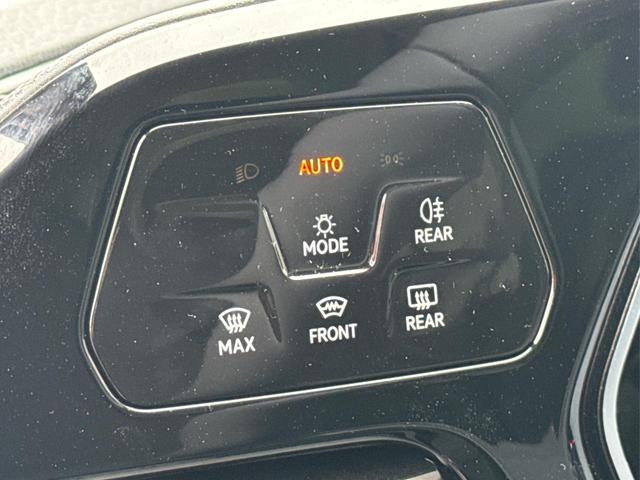Volkswagen / Caddy Maxi / Grau / / / Caddy Maxi LANE ASSIST+NAVI+CAM+KLIMA+ACC+SHZ+GJR
