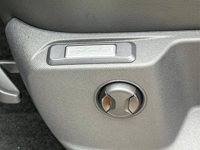 Volkswagen / Caddy Maxi / Grau / / / Caddy Maxi LANE ASSIST+NAVI+CAM+KLIMA+ACC+SHZ+GJR