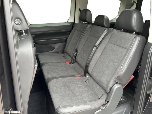 Volkswagen / Caddy Maxi / / / / Caddy Maxi AHK+LANE ASSIST+NAVI+KAM+ACC+SHZ